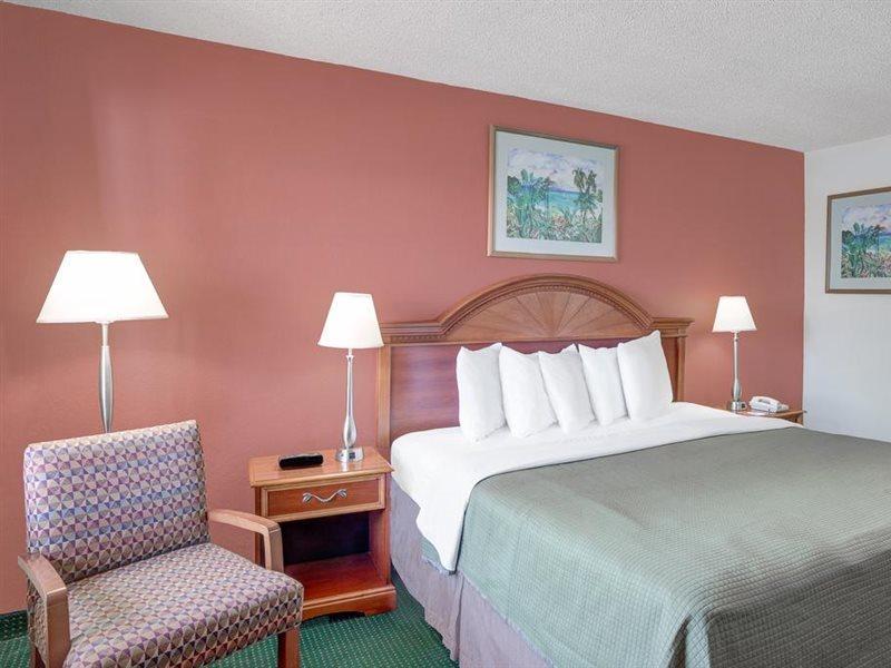 Howard Johnson By Wyndham Ft. Myers Fl Fort Myers Extérieur photo