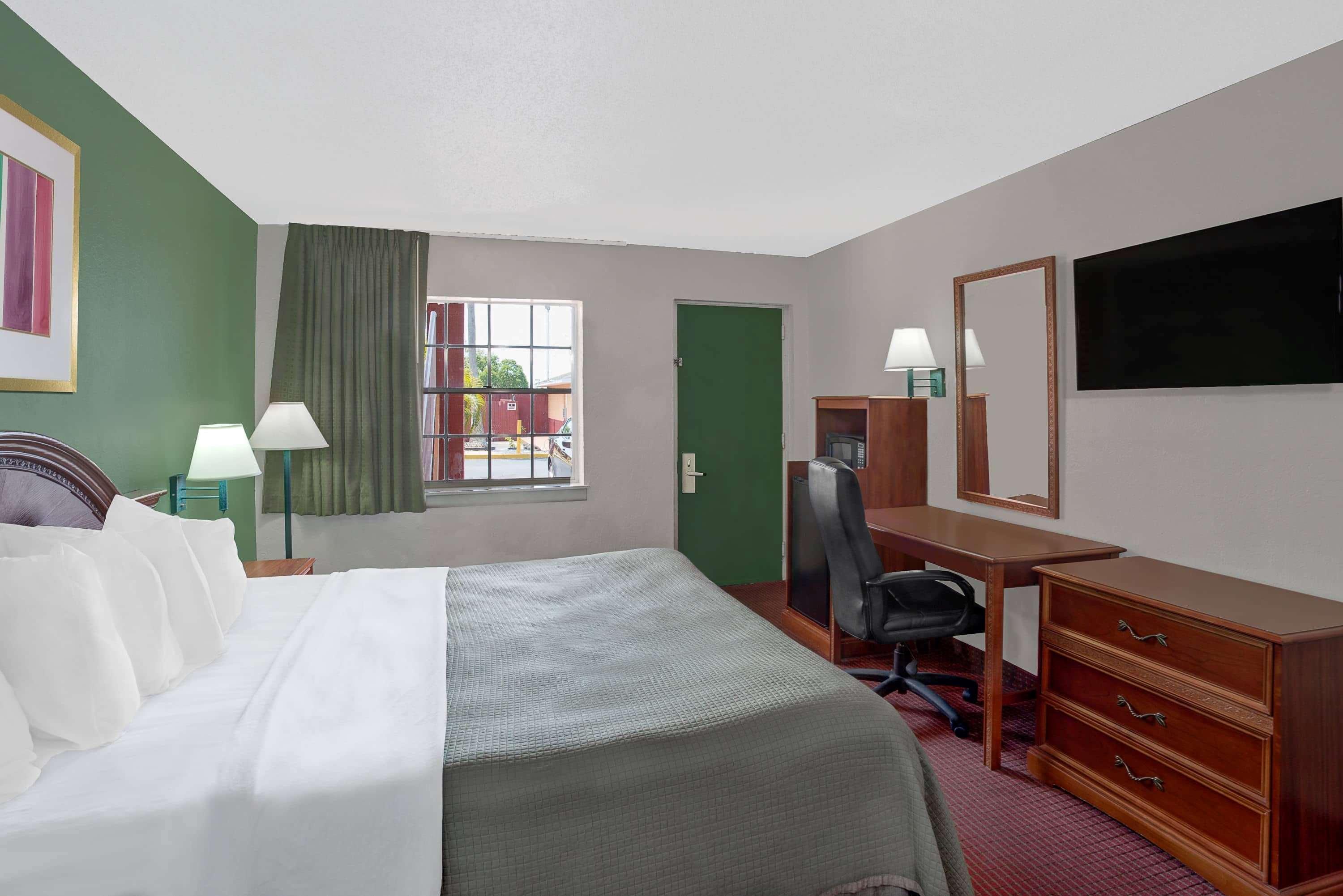 Howard Johnson By Wyndham Ft. Myers Fl Fort Myers Extérieur photo