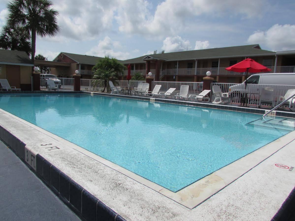 Howard Johnson By Wyndham Ft. Myers Fl Fort Myers Extérieur photo